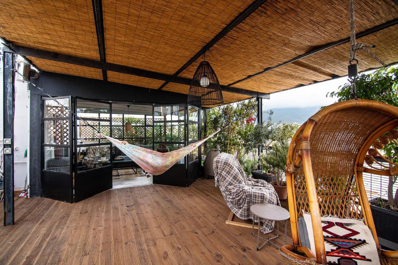 Unique Solar Penthouse With Jacuzzi And Sauna In Central Атина Екстериор снимка